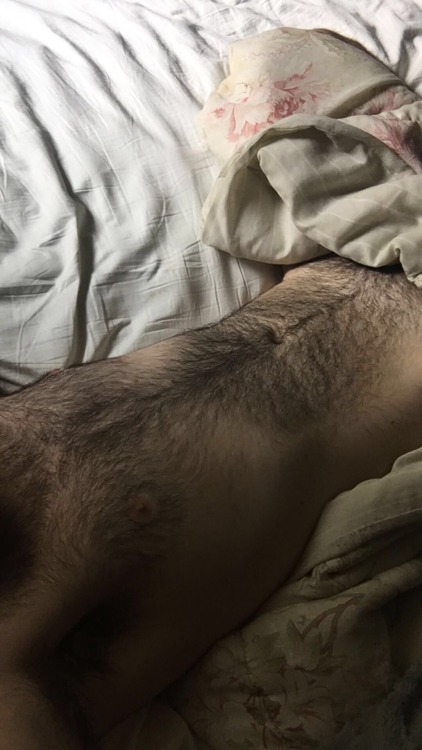 mindthepup:my body looks good this morning 😛