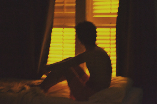 ryanlancheud:  (noches de insomnio en un verano melancólico) 