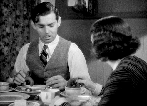 arthurpendragonns:CLARK GABLE and CLAUDETTE COLBERT inIt Happened One Night (1934) dir. Frank Capra