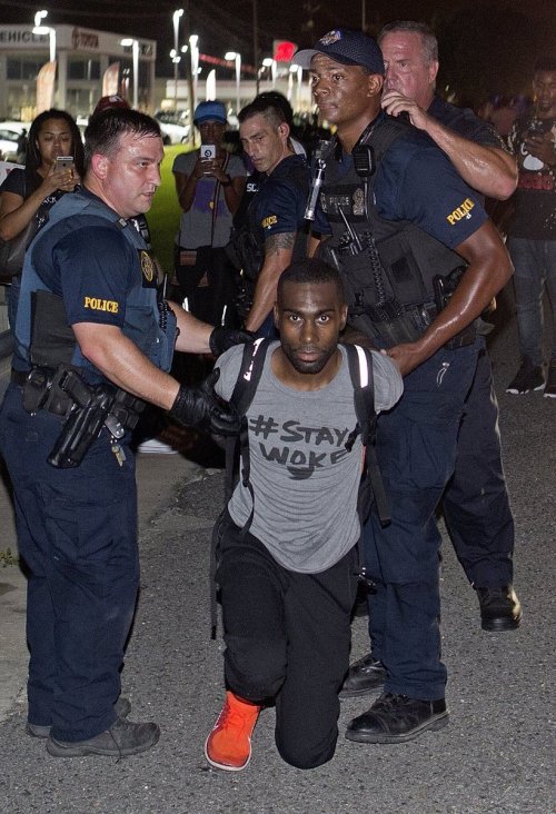 takingbackourculture:xemsays:#FreeDeray – this man was targeted for his activist position