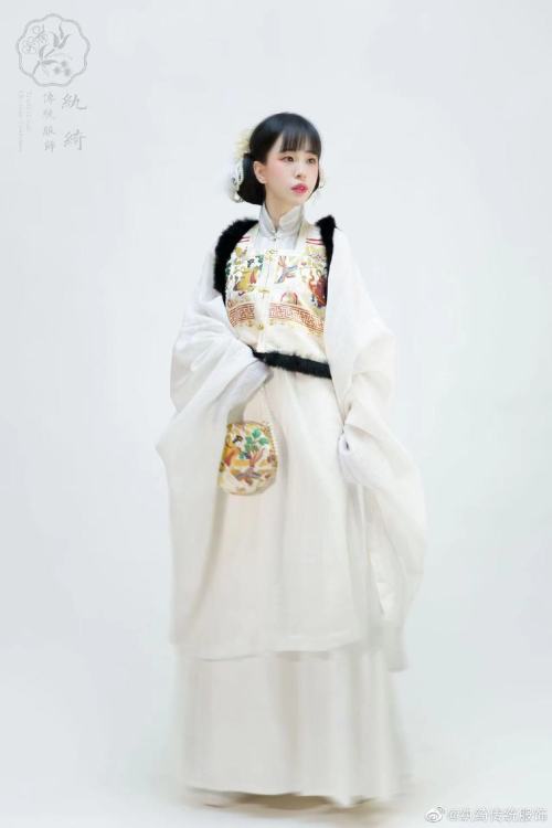 chinese hanfu by 纨绮传统服饰