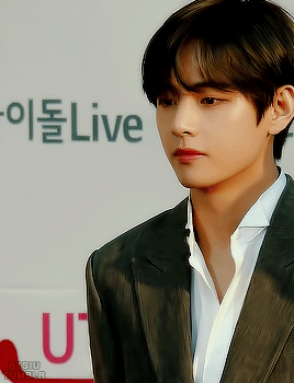Bts V Gif Explore Tumblr Posts And Blogs Tumgir