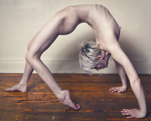 adrienmichaels:Credits to Jeff FioreTrying to get into contortion more heavily- I love it already and it does wonders for my back! :) 