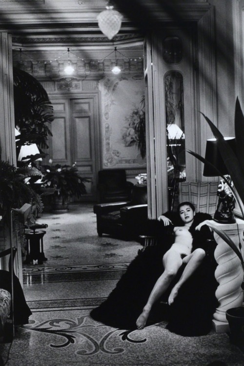 ffhum:  “Eri Ishida, Château Gairault, Nice” by Helmut Newton