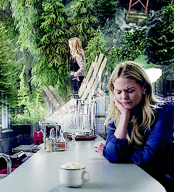 inhislight:  OUAT Graphic Battle: inhislight vs. reginaoflocksley↳ Round 1: