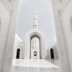Grand mosque in Dubai 