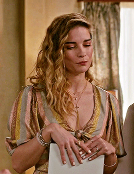 Maevewiley Annie Murphy As Alexis Rose In Schitts Creek S E The Premiere Tumblr Pics