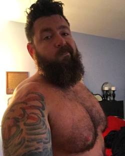 chadillacjax:  Gettin ready for bed early. Nighty night y'all. #musclebear #single #beardedgay #beardlife #tatted #moobs #chesticles  (at On The Westside)