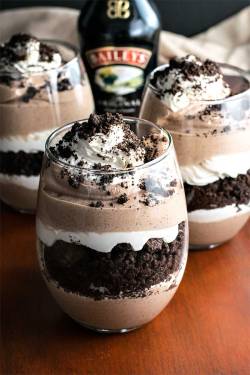 choccoberry:  Baileys Cookies and Cream Parfaits