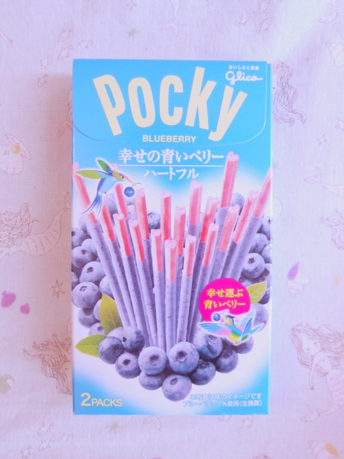 sugar-babee:bitmapdreams:Happiness Blue Berry Heartful Pocky(´ε｀ )♡