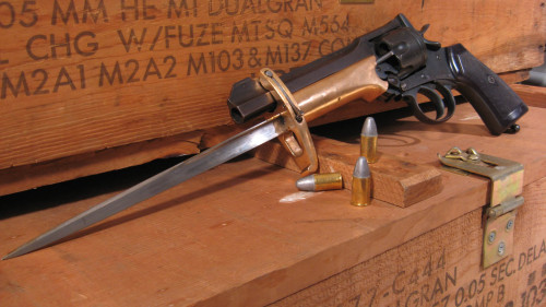 whiskeyandspentbrass:Webley with a bayonet.