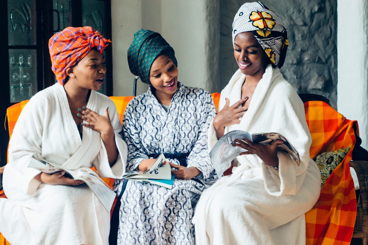 black-culture:  African Stepford Wives.   Models : Mary, Hawa , so-africane   Directed