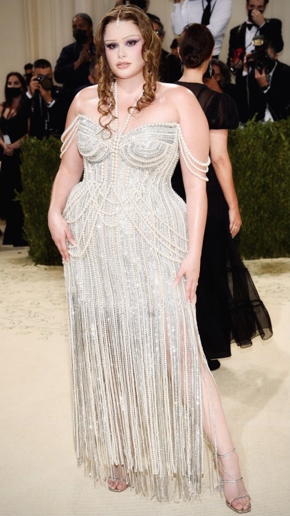 lacetulle: Met Gala 2021 | Barbie Ferreira in Jonathan Simkhai