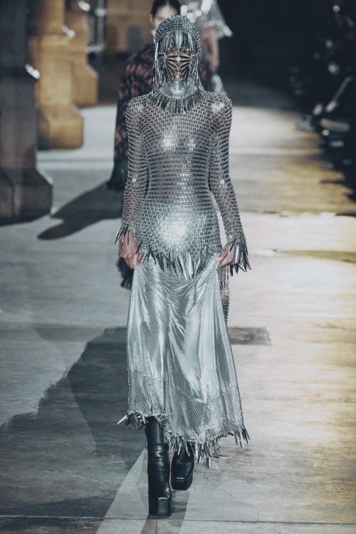 Paco Rabanne / Fall 2020 / RTW Model: Christie Munezero