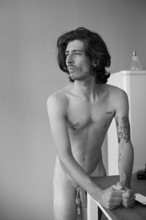 monsieur-bazin: Naked &amp; Skinny - Monsieur Bazin #Autoportrait ❤ ❤❤❤❤ ❤❤❤