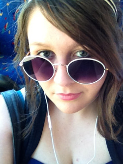 Hay! This is me. On a bus.  #followback