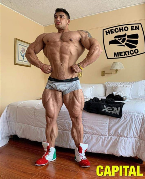 muscleobsessive:Emmanuel Longoria. Dude’s IG shows fantastic progression from big high-school lad to