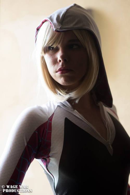   Spider Gwen cosplay shot at ColossalCon 2016 Photography by Wage War ProductionsSuit created by Nathan DeLuca   