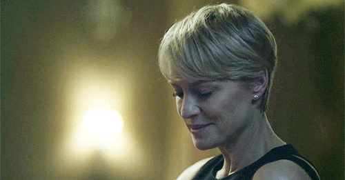 rossamundpike:★ random gifs of Claire Underwood being flawless™
