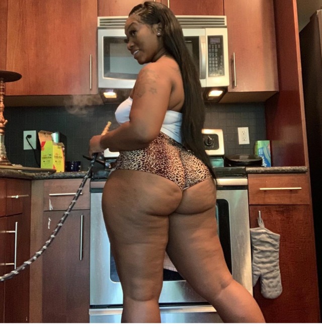 fletchertrowan:thicksexyasswomen:roadruner16:LIT@thicksexyasswomen☁️☁️Regan Kay