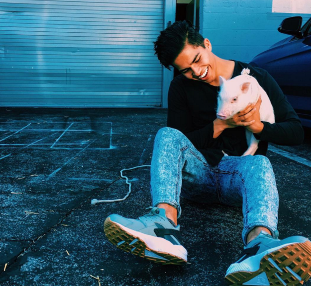 buzzfeeduk:  People Are Falling In Love With This Guy’s Cover Of Drake’s “One