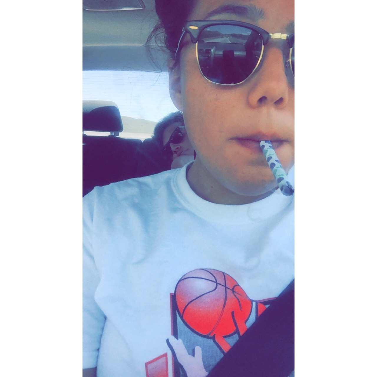 yourvibeisshitty:  Mobile Stoner 😁✌🏼️🚗