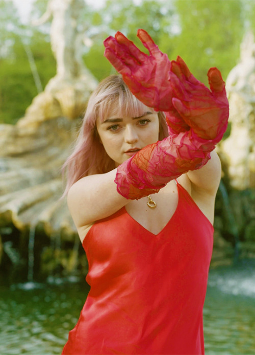 thequeensofbeauty:Maisie Williams photographed for Ssense