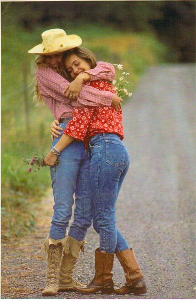 smells-like-grunge:  Demri and Fabiola 