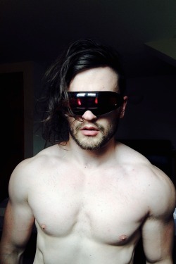 theonlylivingboyinnewyork:  theonlylivingboyinnewyork: Cyclops Cosplay Part 2 Look how lame but also kind of cute I was on Tumblr last year.