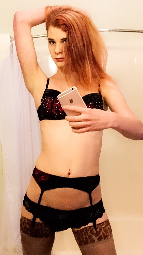 amber2horny: little-mermaid-kitty:  When all your piercing jewelry matches 🎀 