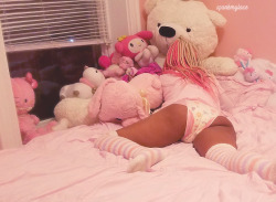 spankmylace:  Pink wonderland and stuffie