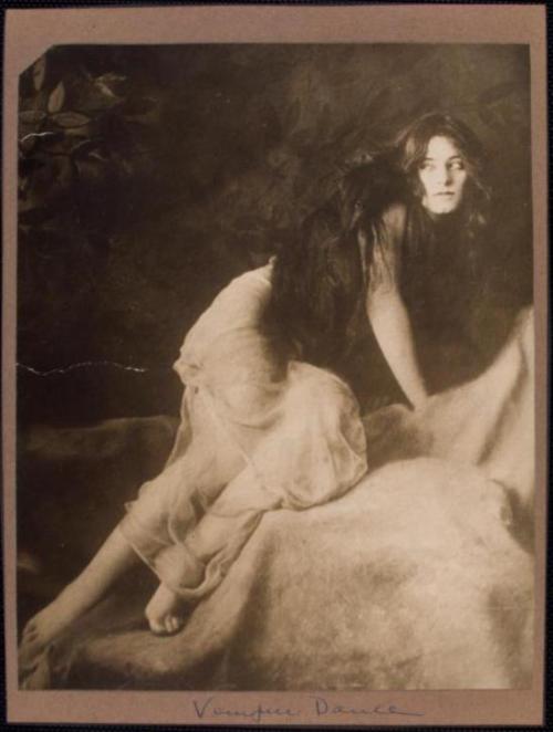 Jerome Robbins Dance Division. Actress Alice Eis in Vampire Dance 1909-1913. Via Nypl