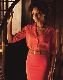 bluewoodensea:  stephrc79:  chernayavdovx:  My Favorite Fictional Ladies:  Naomie Harris as Eve Moneypenny in Skyfall   Gods, she’s fabulous.  #this performance is just such a delightful combination of the deadly and the mild #just a wonderful gentless