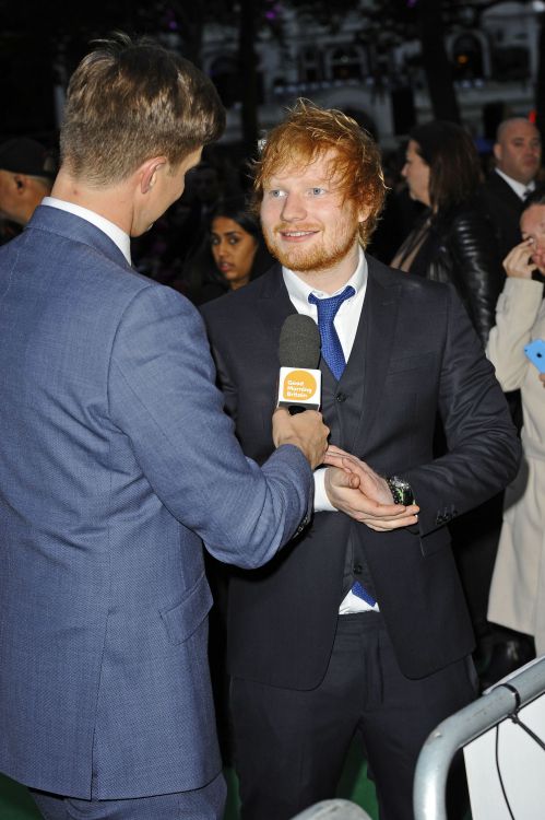 edsheeransdaily:  “JUMPERS FOR GOALPOSTS” WORLD PREMIERE 