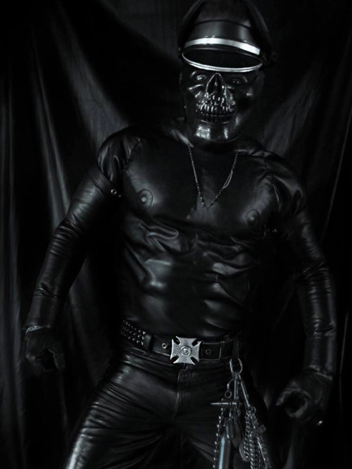 hogleather: HAIL ALMIGHTY LEATHER BEASTFUCK YEAHHHHHHHHHHHHHHHHHHHHHHHHHHH