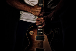 bnbmc:  Grunge Guitar by DavioTheOne on Flickr.