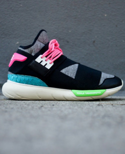 shoe-pornn:  Y-3 Qasa High-Black/Neon.