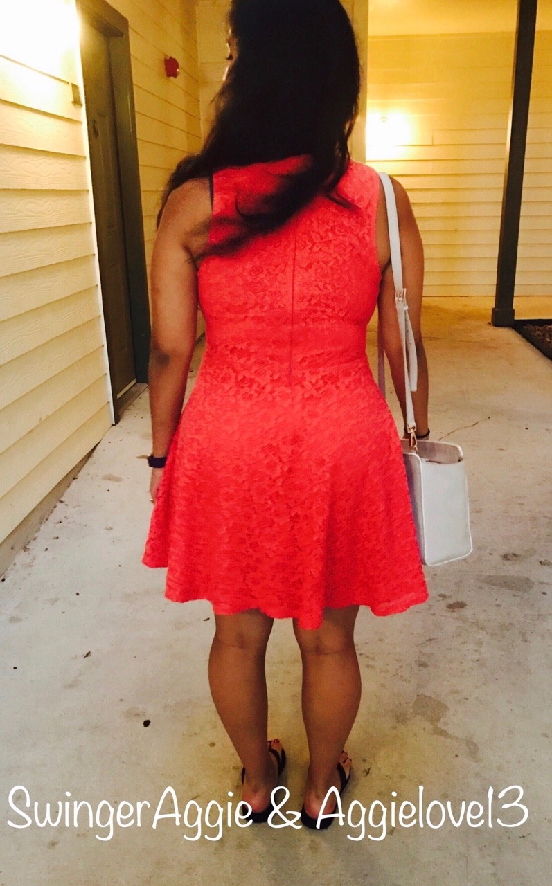 swingeraggie:  Exposed in public! Thick in all the right places.