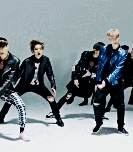 loveholic198:daddy xing teaching brodie how to dance to call me baby