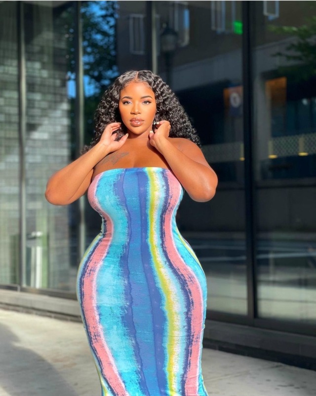 XXX thicksexyasswomen2021:Lovely @brianna@thicksexyasswomen2021🍭🍭 photo