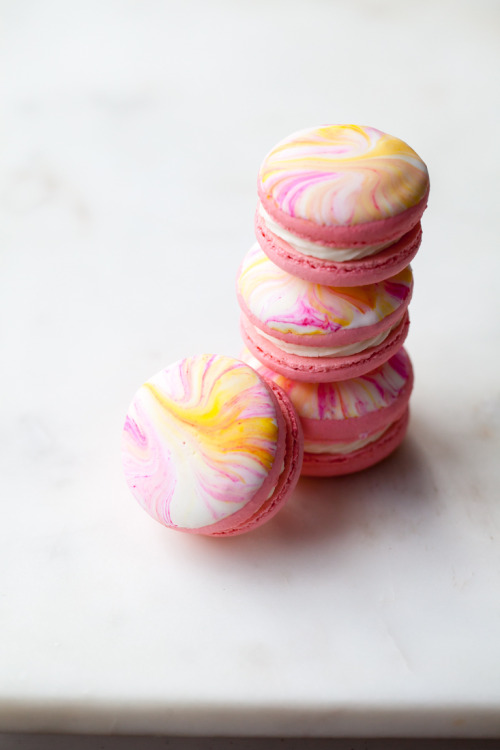 sweetoothgirl: Marble Macarons with Earl Grey Buttercream and Pink Lemonade Filling Reblogging Toda