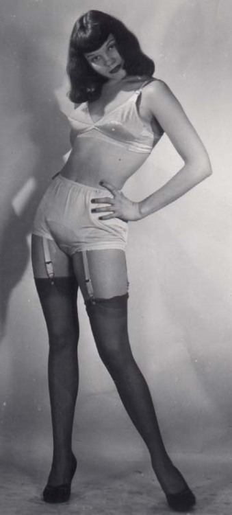 grandma-did: nofrillsretro: chumloadio: Bettie Page Early days Bettie Notice that the shoes (probabl