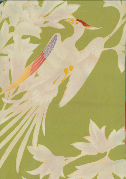 A silk haori (light jacket) featuring peonies and &lsquo;onagado&rsquo; (a type of long-tailed bird)