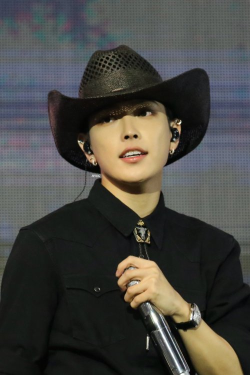 MORE COWBOY HONGJOONG FOR THE FOLKS IN THE BACK