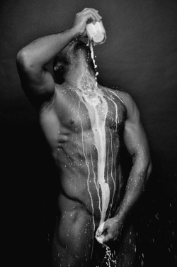 sexylouboutins:  liammurphylovedjg:  David Gandy’s Got Milk… holy hell!  O.o  um&hellip;i&hellip;i&hellip;what? O_O