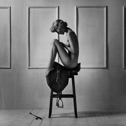 petercoulson:#model @nicole_melrose #broncolor #blackandwhite #onelight #hasselblad #nude #photogr
