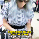 spacekesha-deactivated20151019:Kesha being beyond amazing with fans at LAX