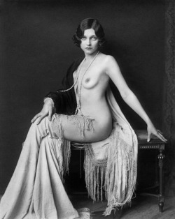 whataboutbobbed:  Adrienne Ames by Alfred Cheney Johnston  