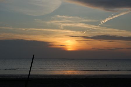 gravitationalbeauty:  Sunset by Damian D.