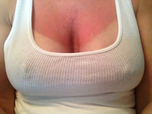soccer-mom-marie:  My Braless Friday strip adult photos